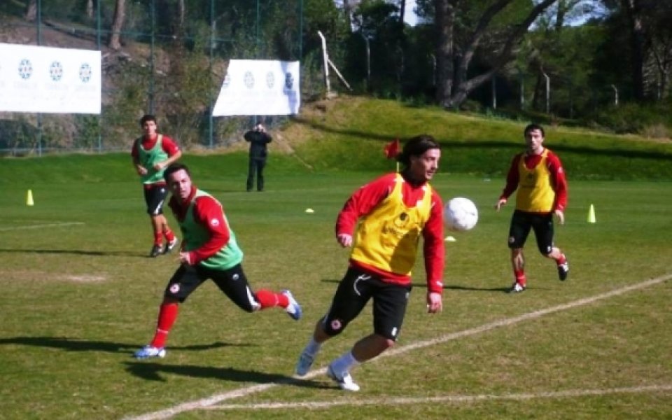 ЦСКА тренира на две групи