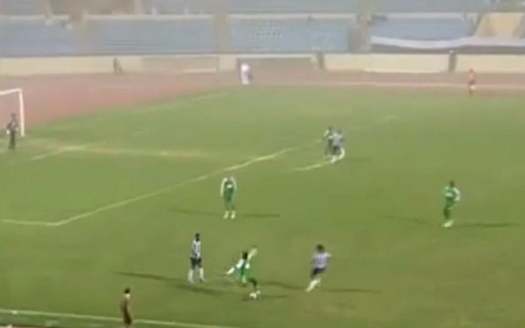 ВИДЕО: Бивш играч на Стойчо Младенов вкара от 90 метра