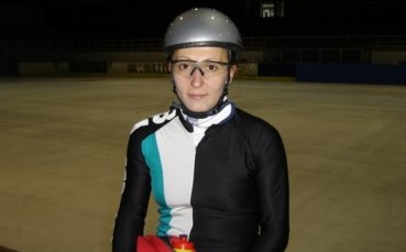 Раданова с италианка, канадка и австрийка в сериите на 1000 метра