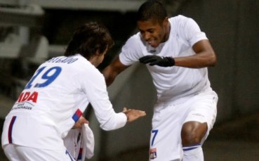 Лион стигна до равен със Сент Етиен