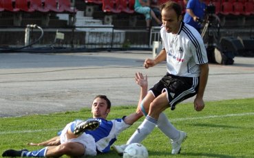 Бек на Славия под въпрос за мача с Левски