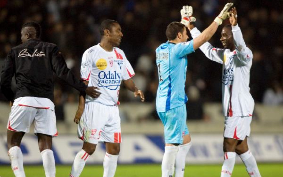 Бордо се издъни срещу Нанси, Лион оглави Лига 1