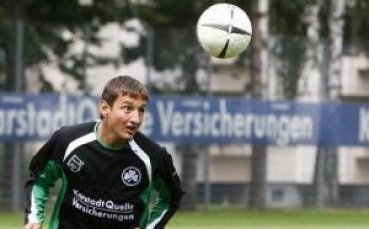 Цял мач за Караславов при равенство на Гройтер Фюрт