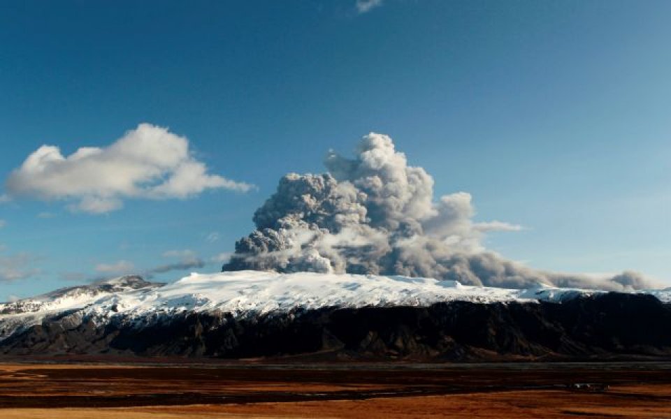 Вулканът в Исландия отложи Moto GP на Япония