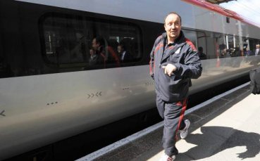СНИМКИ: Ливърпул потегли за Мадрид… с влак