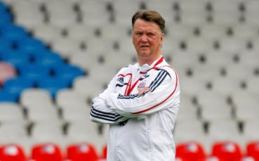 Ван Гаал: И да сме само с 14 здрави, няма да играем защитно