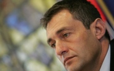 Министър Нейков награждава победителите от „Аз обичам спорта”