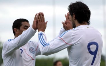 Парагвай би КНДР с гол на Санта Крус