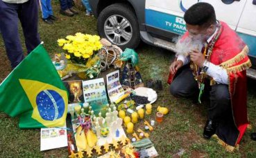 СНИМКИ: Вуду магия за националния отбор на Бразилия