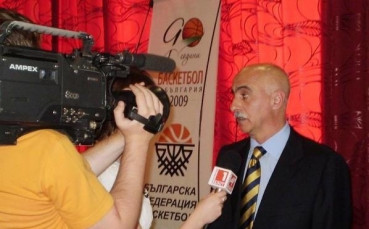 Бусета: Трябват ни само мотивирани играчи, това е отбор за бъдещето