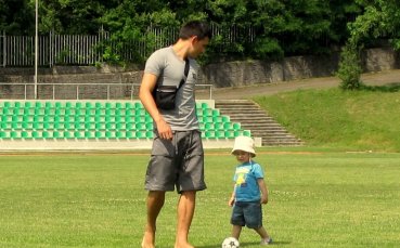 СНИМКИ: Живко Миланов, Бисера и малкият Ники при Левски