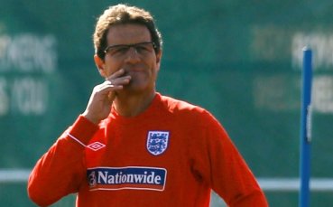 Англия чупи каръка с изцяло червен екип