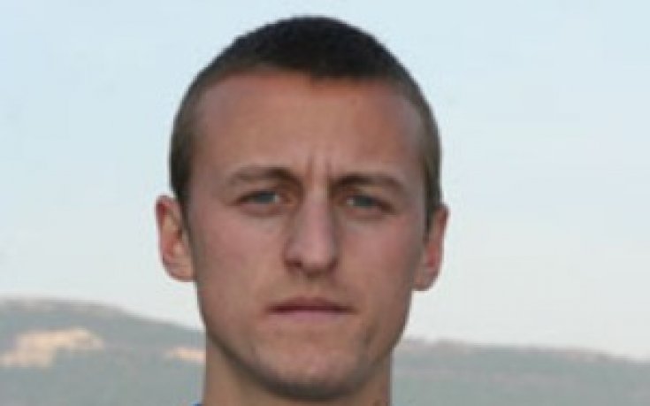 Локо Сф подписа с бранител на Видима