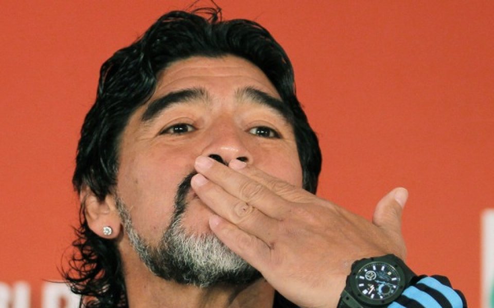 Марадона: Самуел почти сигурно няма да играе с Мексико