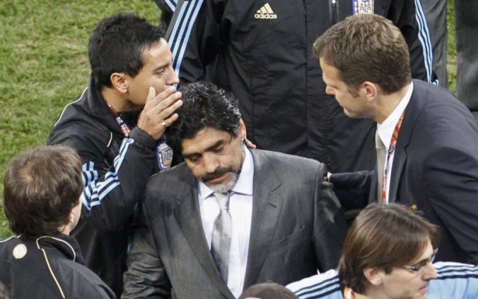 Марадона ще води Аржентина в контролата с Ейре