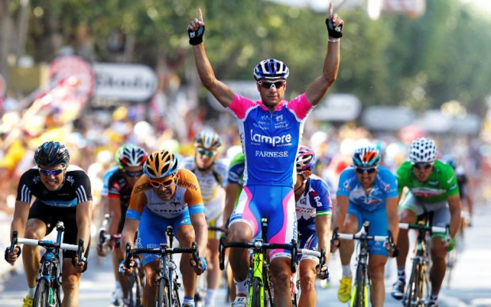 Петаки спечели четвъртия етап на Тура, Канселара остава в жълто