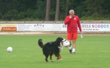 СНИМКИ: И куче дойде на проби в ЦСКА