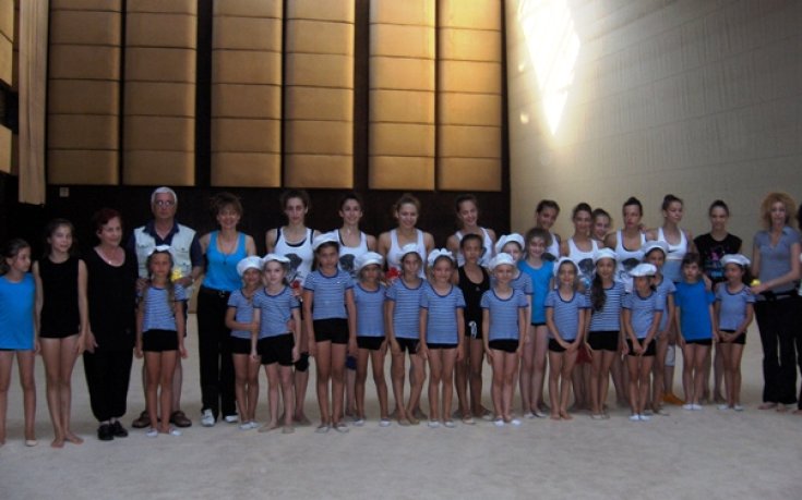 Във Варна изпратиха подобаващо националния ансамбъл