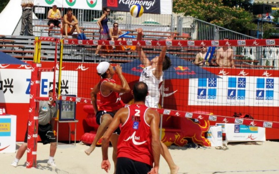 България срещу Латвия на полуфинал по плажен волейбол във Варна