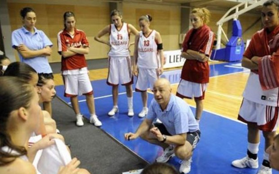 Девойките продължават свободното падане на Европейското