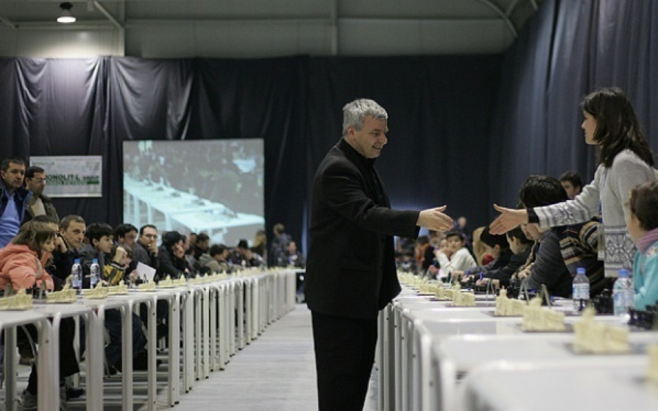 Кирил Георгиев спечели най-масовия шахматен турнир в света