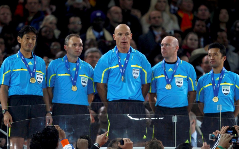 По двама допълнителни съдии ще има и в Шампионската лига