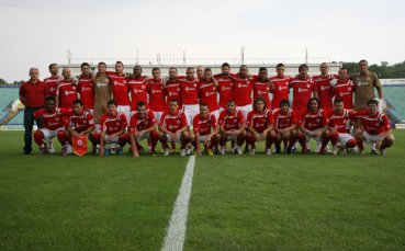 В Клифтънвил имат проблем: Футболистите им са на работа по време на мача с ЦСКА
