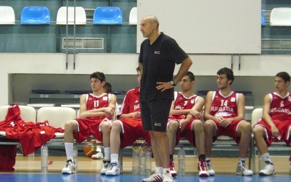 Юношите с все по-малки шансове за оцеляване в елита