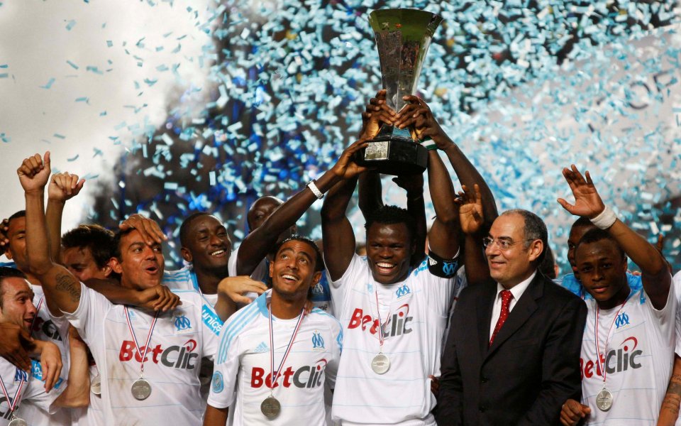 Шампионът Марсилия вдигна и Суперкупата