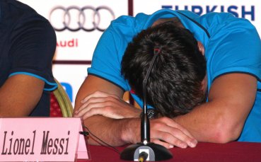 ВИДЕО: Лионел Меси плува с делфините