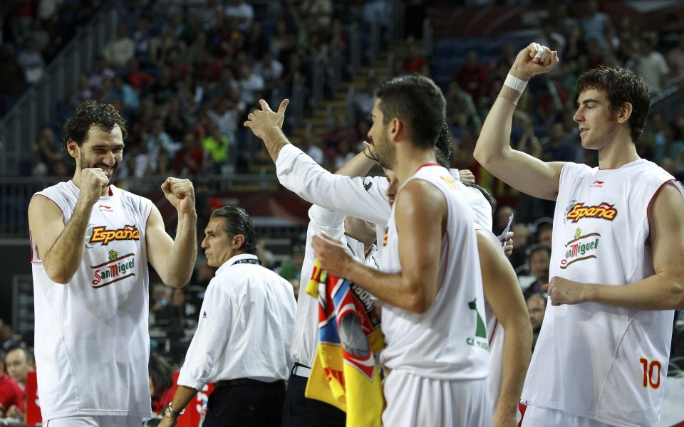 Испания излъга Гърция и е на четвъртфинал