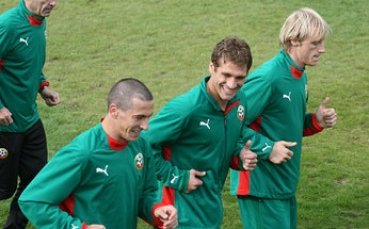 Чавдар и Манолев в басейна, Рангелов се върна от Израел