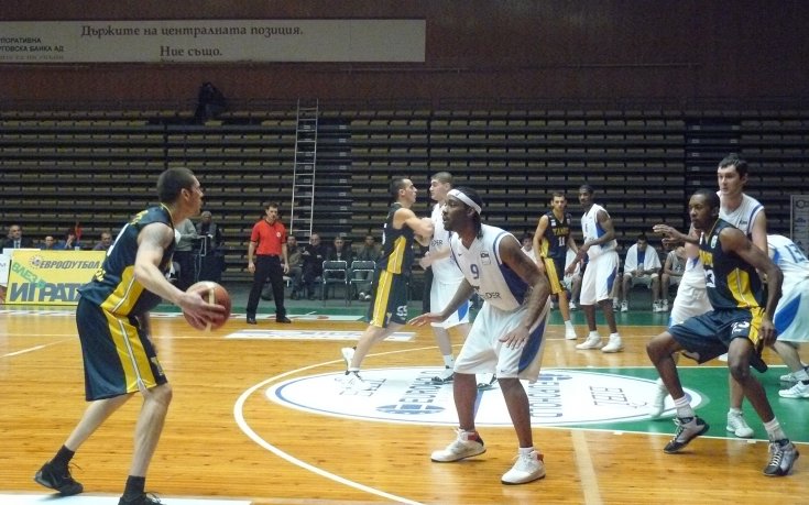 Ямбол взе играл за Партизан
