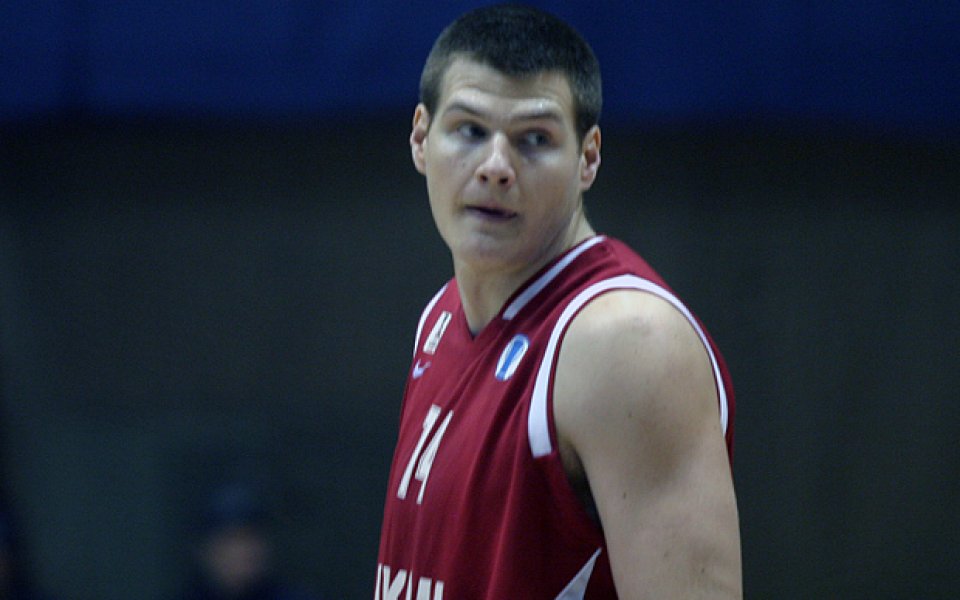 Лукойл се разправи с кипърци във втория ден на своя турнир