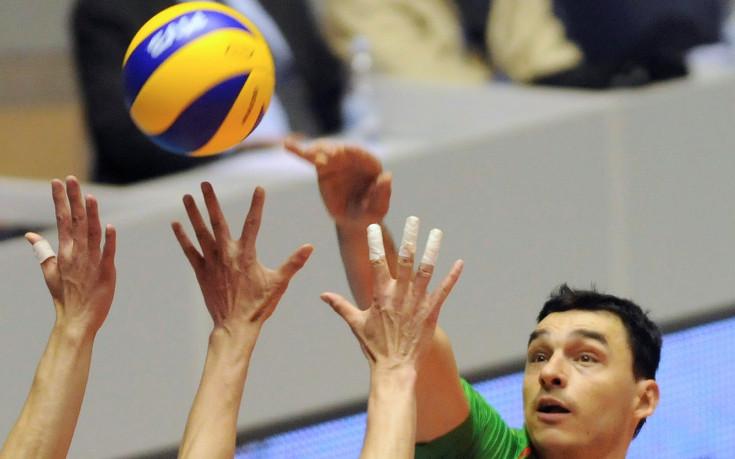 Призори волейболистите потеглиха с автобус на шест часов пробег до Анкона