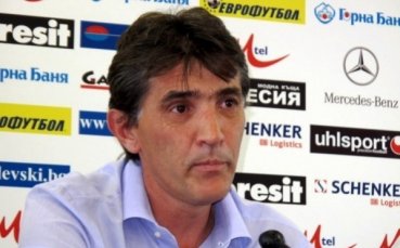 Левски преговаря с бившия си старши треньор Ратко Достанич да