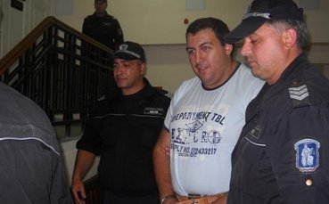 Вожда болен, но остава в ареста