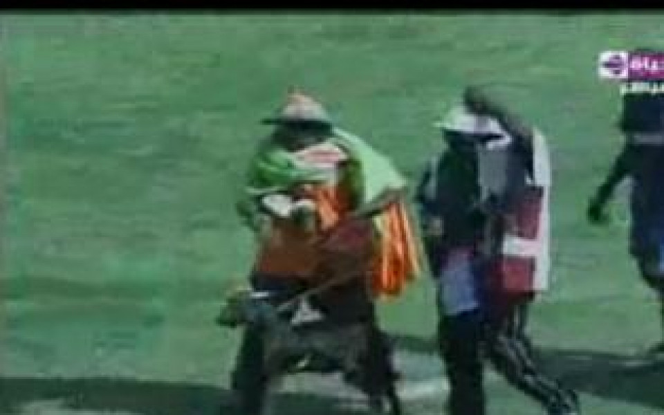 ВИДЕО: Черна коза на терена помогна на Нигер