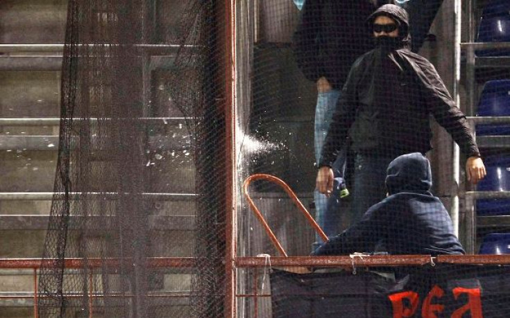 Феновете на Звезда буйствали в Генуа, за да навредят на боса на сръбската федерация