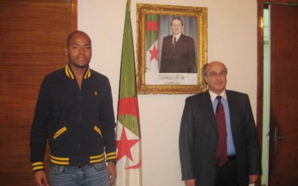 Мач с Тунис ще наруши подготовката на Мболи