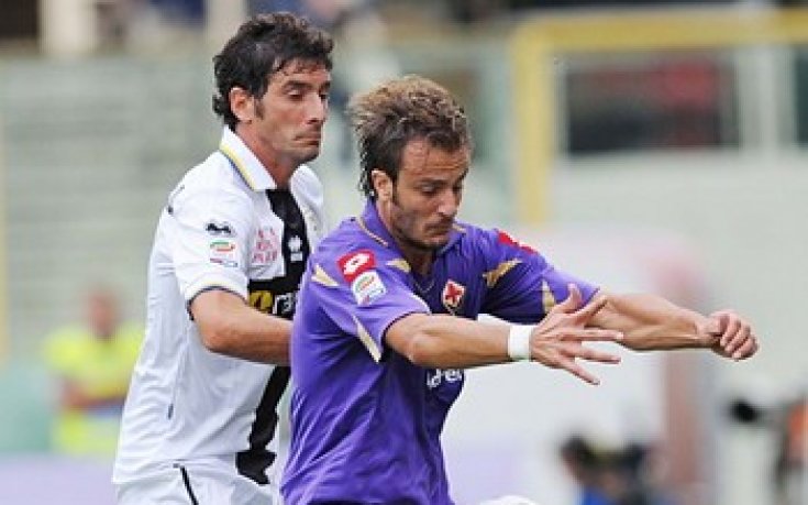 Фиорентина се измъкна от дъното, засега