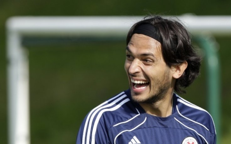 Астън Вила се пробва за Роке Санта Крус