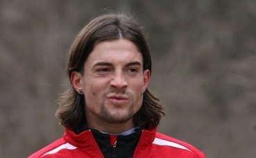 Тимонов и Анжи остават в близост до изпадащите