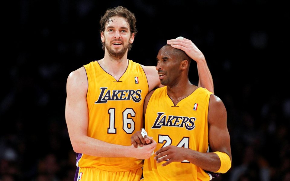 Брайънт с трипъл-дабъл, остави Лейкърс непобеден