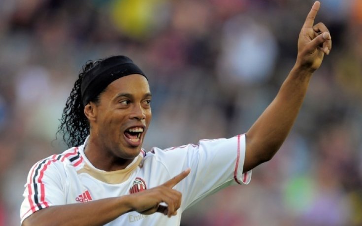 Роналдиньо остава резерва срещу Фиорентина