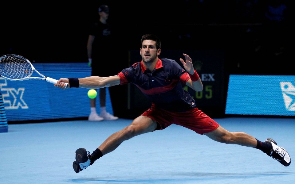 Джокович мачка пред погледа на Марадона