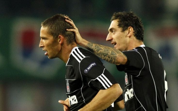 Десет футболисти на Бешикташ пропуснаха днешната тренировка на отбора