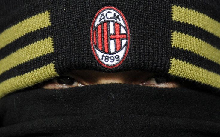 СНИМКИ: Роналдиньо налага нова нинджа мода в Италия