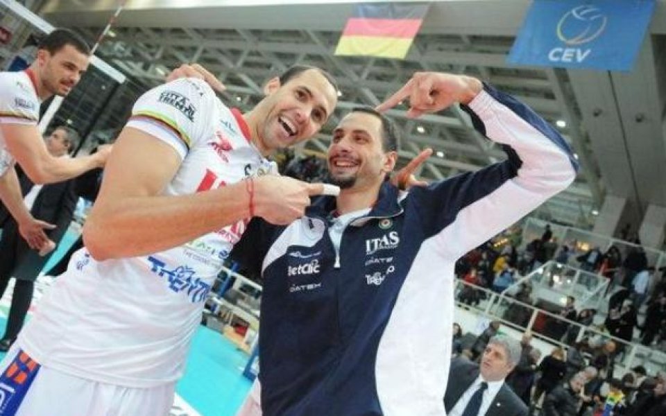 След Мъж на годината Матей остана резерва, но даде седем точки за осмата победа