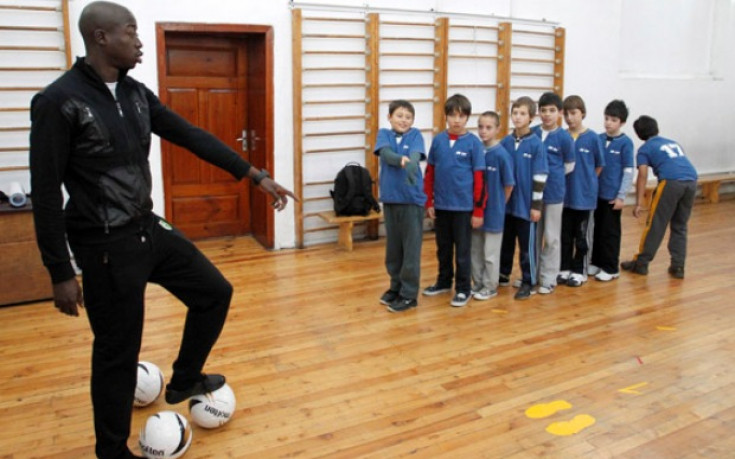 Гара Дембеле стана учител по физическо в столично училище